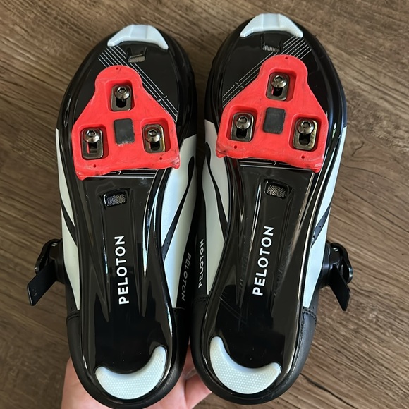 Peloton Unisex Black Cycling Shoes Womens Size 8 - Picture 6 of 6